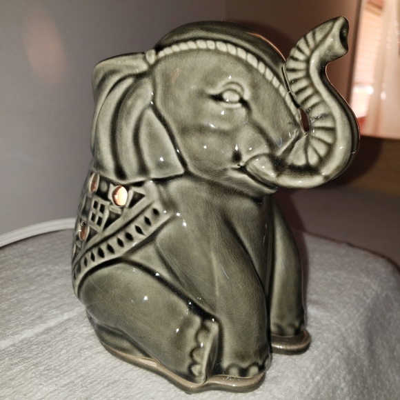 Ceramic Elephant Wax Warmer Accent Night Light Green Trunk Up Good Luck 6.5” - Picture 2 of 6